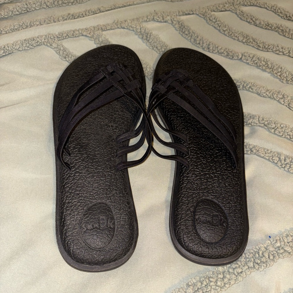 Sanuk Women's  Black Yoga Strappy Sandals